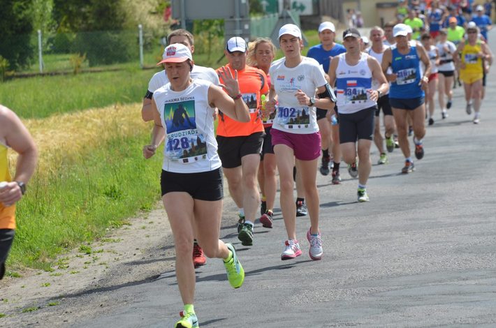 287 biegaczy stanęło do walki GALERIA
