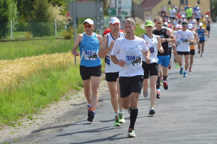 287 biegaczy stanęło do walki GALERIA
