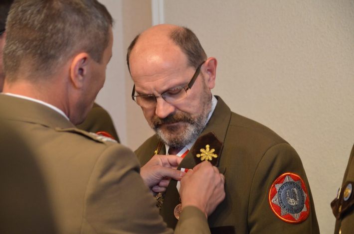 Bracia z medalami ?za zasługi dla obronności kraju? GALERIA