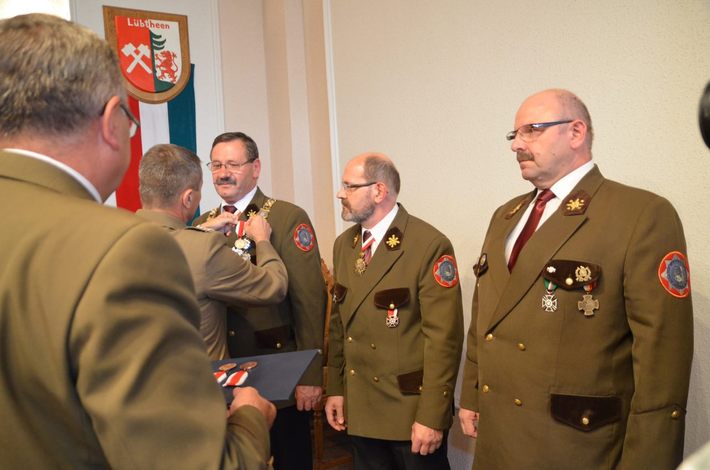 Bracia z medalami ?za zasługi dla obronności kraju? GALERIA