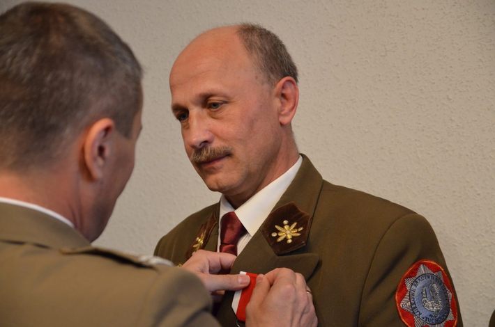 Bracia z medalami ?za zasługi dla obronności kraju? GALERIA