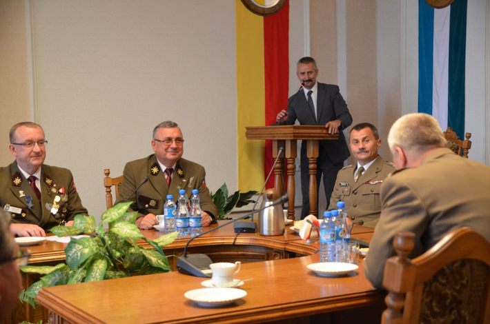 Bracia z medalami ?za zasługi dla obronności kraju? GALERIA