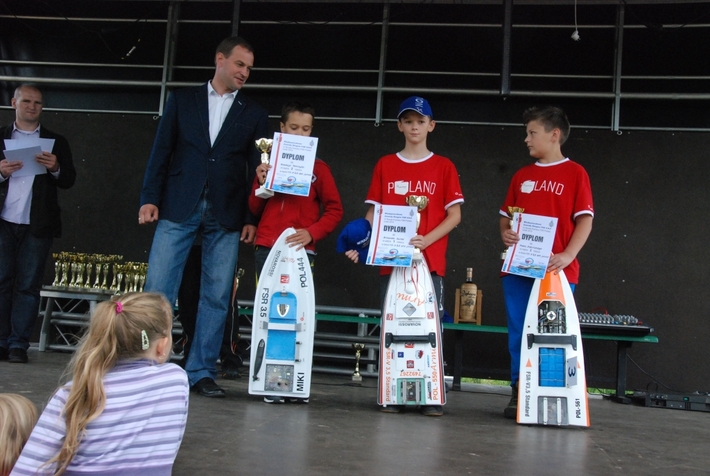 Modele pływające w Lińsku  ZDJĘCIA