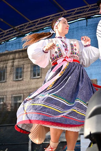 Kolorowo na tucholskim rynku ZDJĘCIA