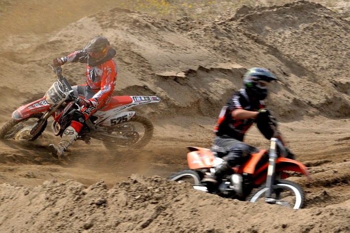 Motocross w Plaskoszu - ZDJĘCIA