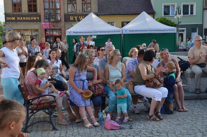Roztańczony tucholski rynek ZDJĘCIA