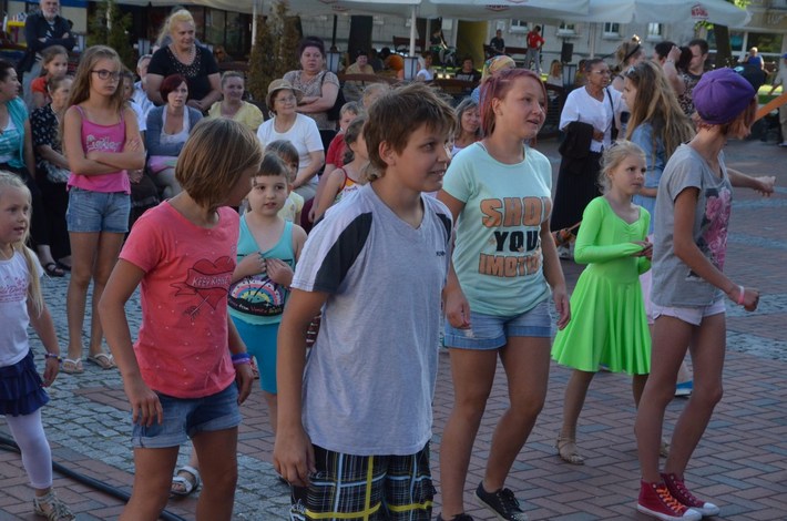 Roztańczony tucholski rynek ZDJĘCIA
