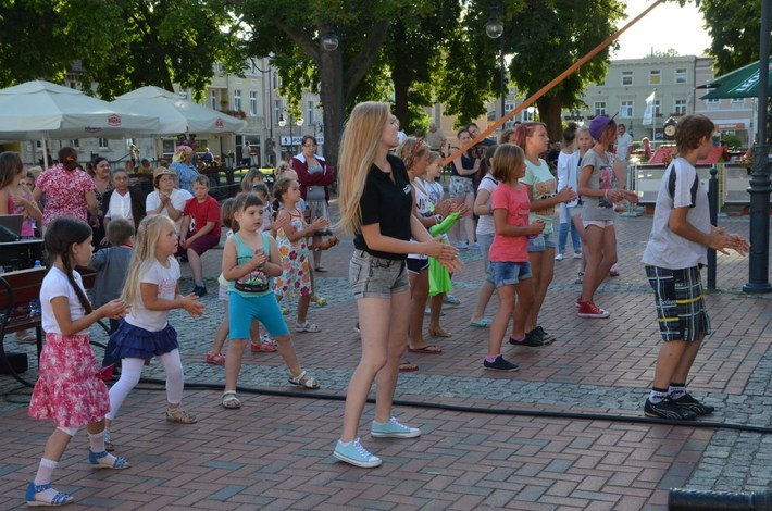 Roztańczony tucholski rynek ZDJĘCIA