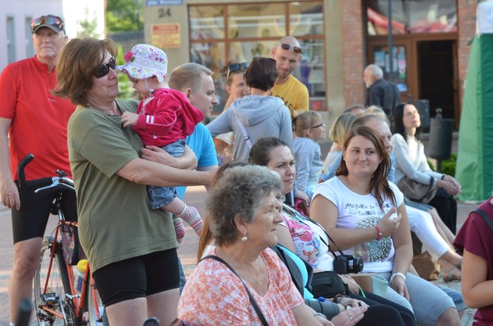 Roztańczony tucholski rynek ZDJĘCIA