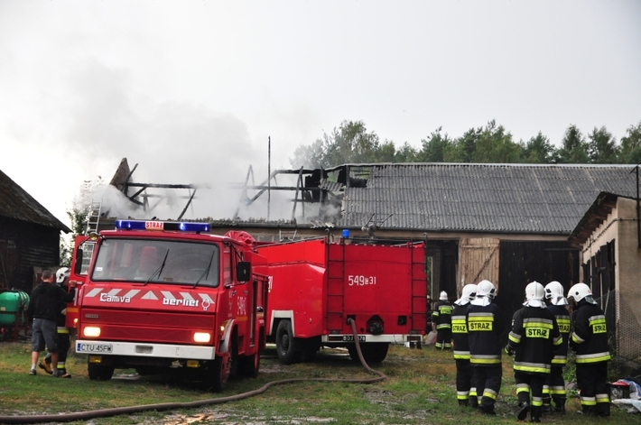 Pożar po piorunie - Efekty potężnej burzy  ZDJĘCIA