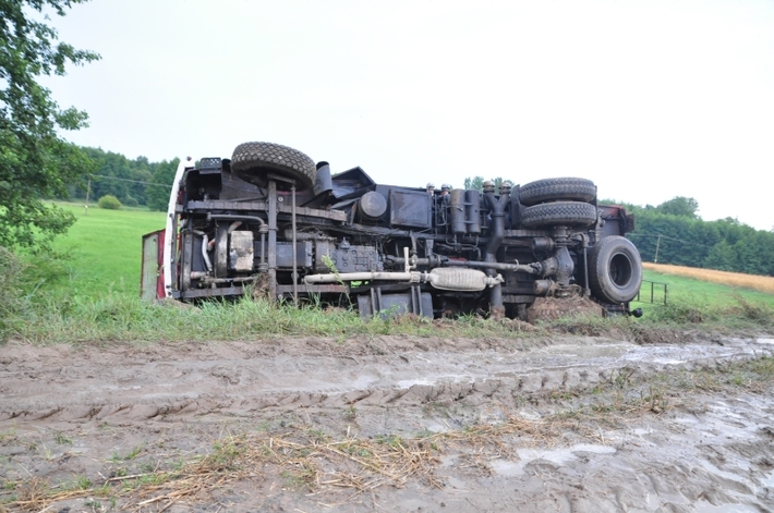 Pożar po piorunie - Efekty potężnej burzy  ZDJĘCIA