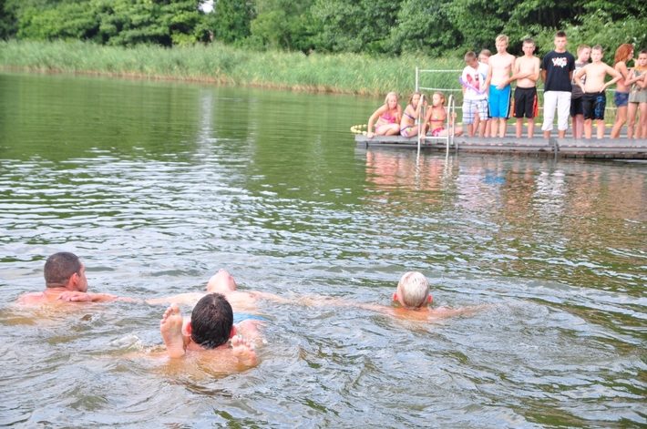 Niby towarzysko, ale nikt nie odpuszczał  ZDJĘCIA