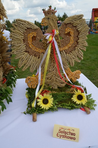 Z przytupem przemaszerowali przez wioskę ZDJĘCIA