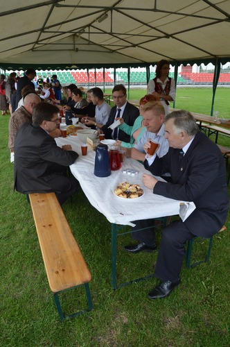 Z przytupem przemaszerowali przez wioskę ZDJĘCIA