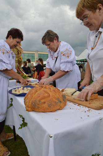Z przytupem przemaszerowali przez wioskę ZDJĘCIA