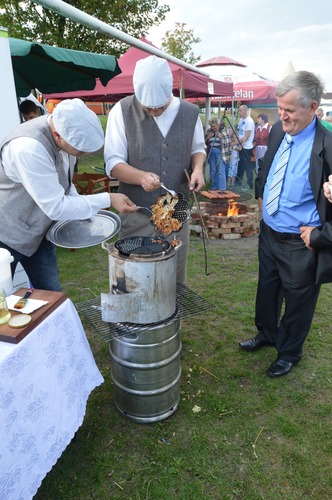 Z przytupem przemaszerowali przez wioskę ZDJĘCIA