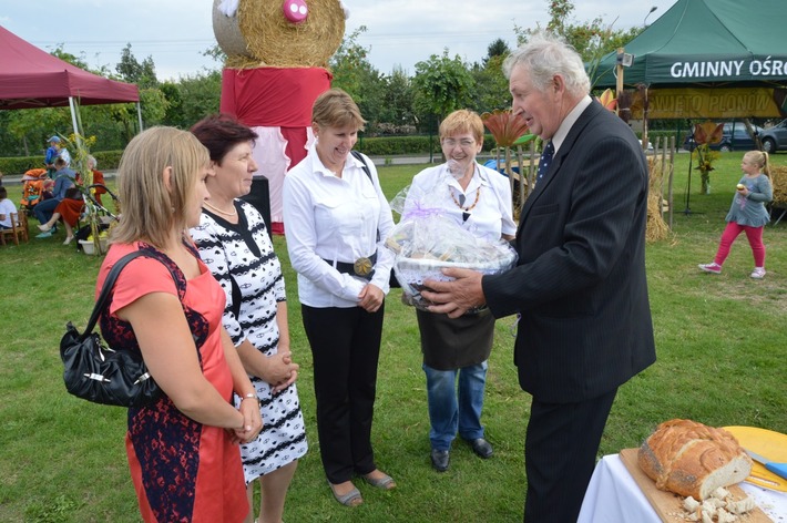 Z przytupem przemaszerowali przez wioskę ZDJĘCIA