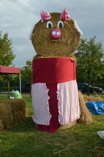 Z przytupem przemaszerowali przez wioskę ZDJĘCIA