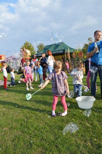 Z przytupem przemaszerowali przez wioskę ZDJĘCIA