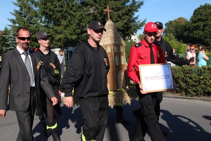 Mieszkańcy rywalizowali podczas dożynek w Kęsowie