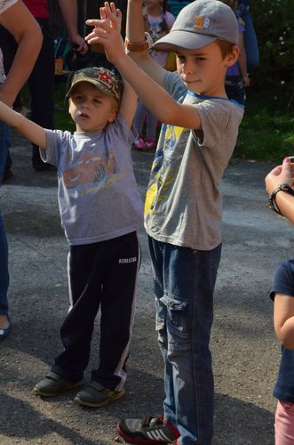 Przedszkolaki zaprosiły na pieczone ziemniaki  GALERIA