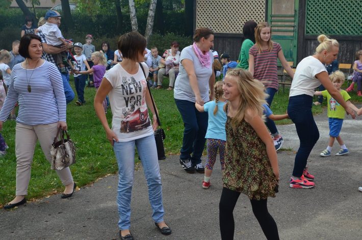 Przedszkolaki zaprosiły na pieczone ziemniaki  GALERIA