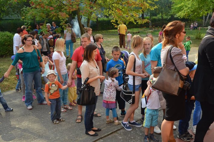Przedszkolaki zaprosiły na pieczone ziemniaki  GALERIA