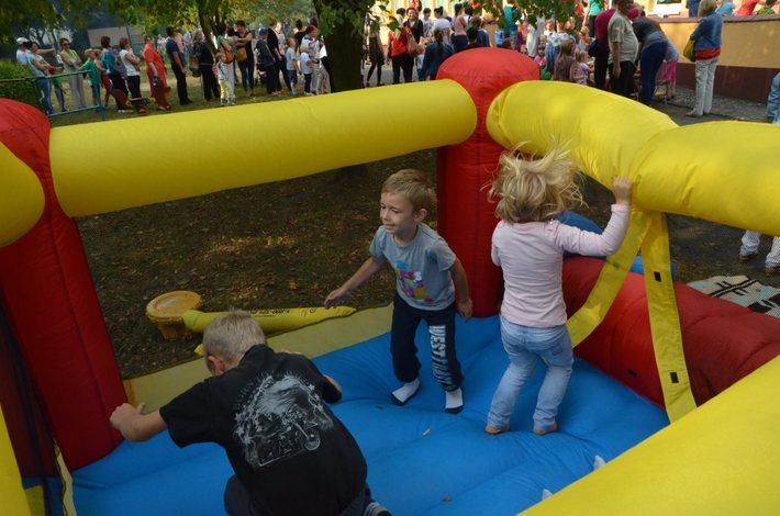 Przedszkolaki zaprosiły na pieczone ziemniaki  GALERIA