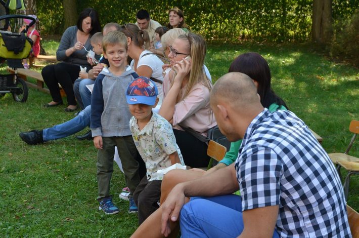 Przedszkolaki zaprosiły na pieczone ziemniaki  GALERIA