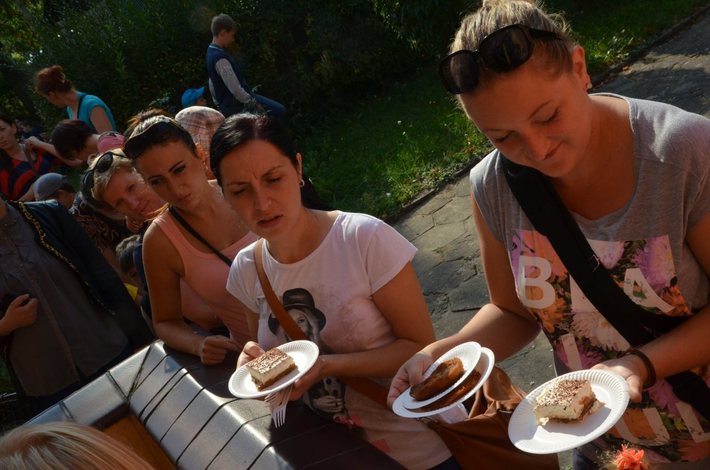Przedszkolaki zaprosiły na pieczone ziemniaki  GALERIA