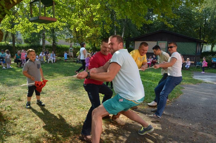 Przedszkolaki zaprosiły na pieczone ziemniaki  GALERIA