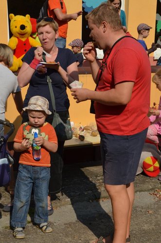 Przedszkolaki zaprosiły na pieczone ziemniaki  GALERIA