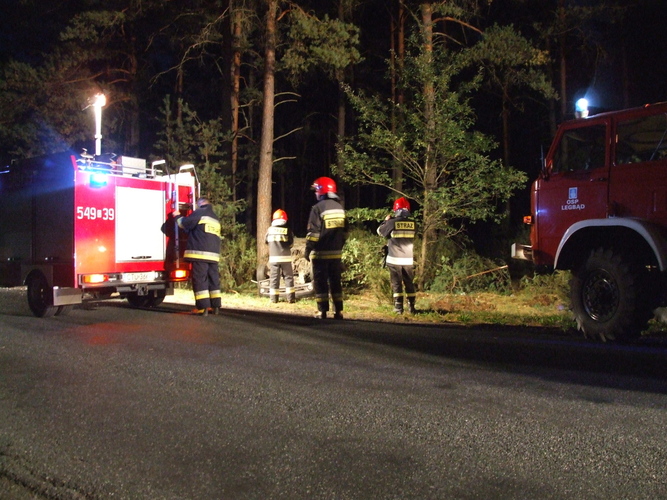 Wypadek za Legbądem AKTUALIZACJA / ZDJĘCIA