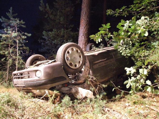 Wypadek za Legbądem AKTUALIZACJA / ZDJĘCIA