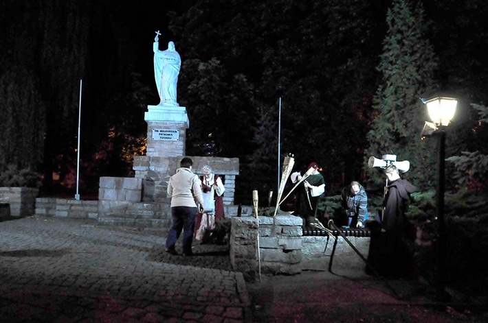 Z pochodniami w przeszłość GALERIA