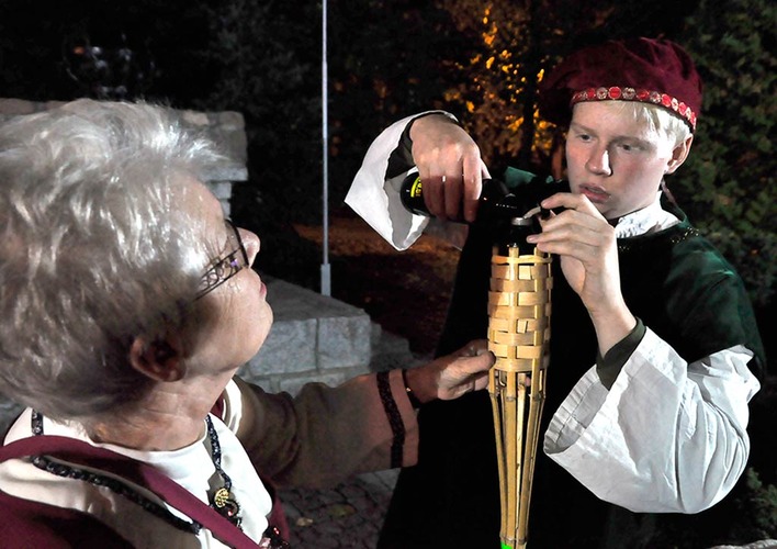 Z pochodniami w przeszłość GALERIA