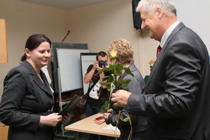 Nauczyciele dostali po 1400 zł nagrody ZDJĘCIA