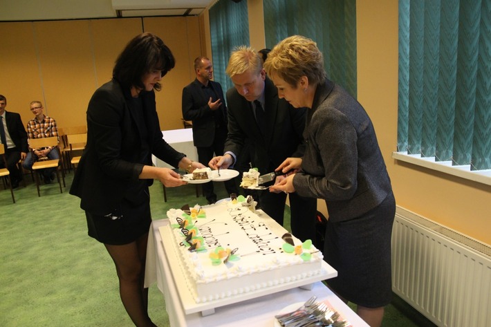 Nauczyciele dostali po 1400 zł nagrody ZDJĘCIA