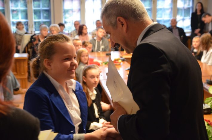 Z kieszonkowym za dobrą naukę GALERIA