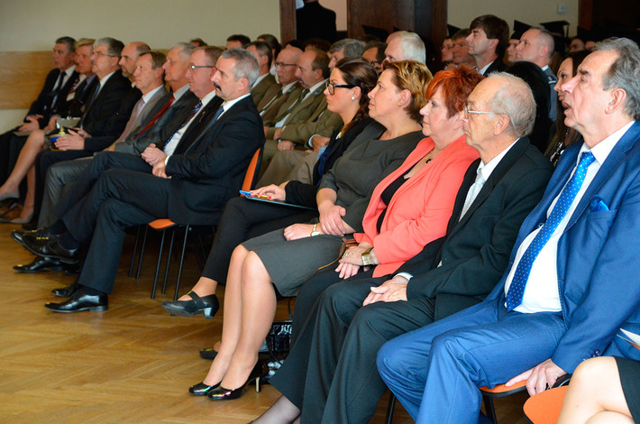 Vivat Academia, vivat Profesores!