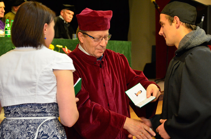 Vivat Academia, vivat Profesores!