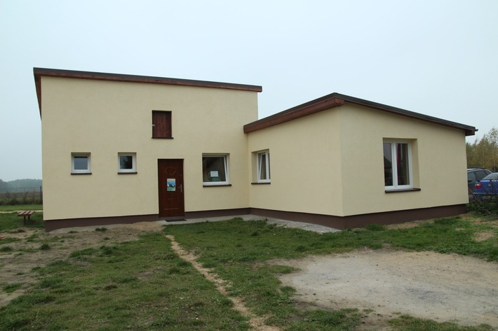 Wypożyczą książki w dawnym chlewiku ZDJĘCIA