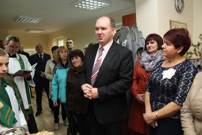 Wypożyczą książki w dawnym chlewiku ZDJĘCIA