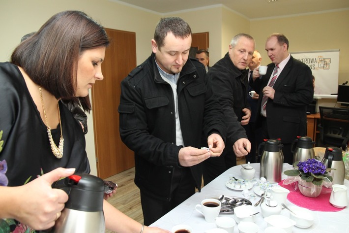 Wypożyczą książki w dawnym chlewiku ZDJĘCIA