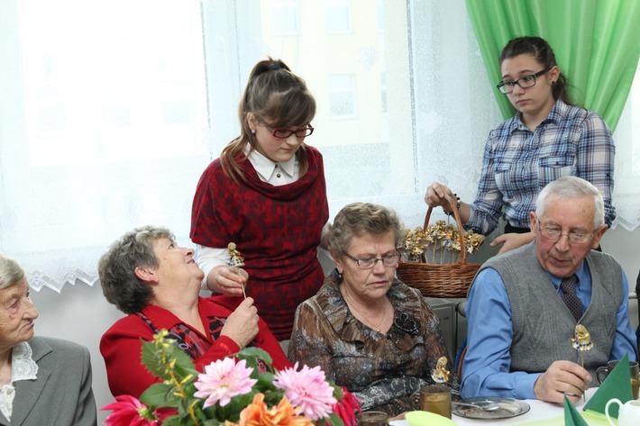 Seniorzy świętowali w szkole ZDJĘCIA