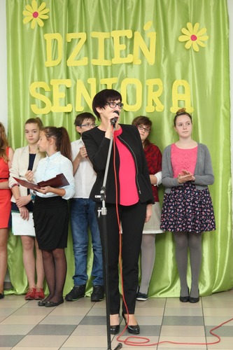 Seniorzy świętowali w szkole ZDJĘCIA