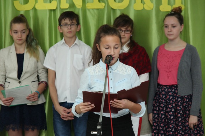 Seniorzy świętowali w szkole ZDJĘCIA