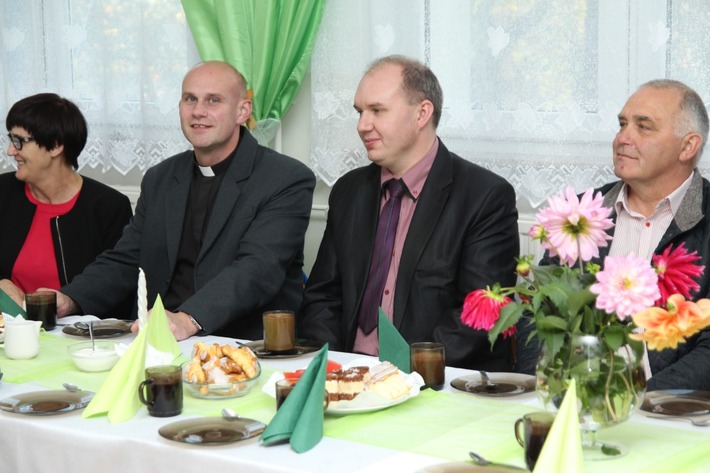 Seniorzy świętowali w szkole ZDJĘCIA