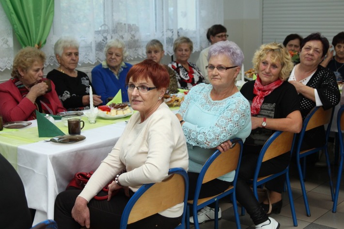 Seniorzy świętowali w szkole ZDJĘCIA