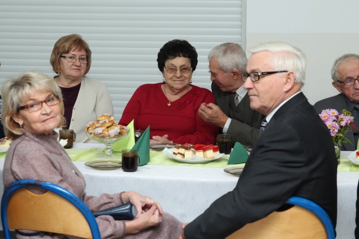 Seniorzy świętowali w szkole ZDJĘCIA
